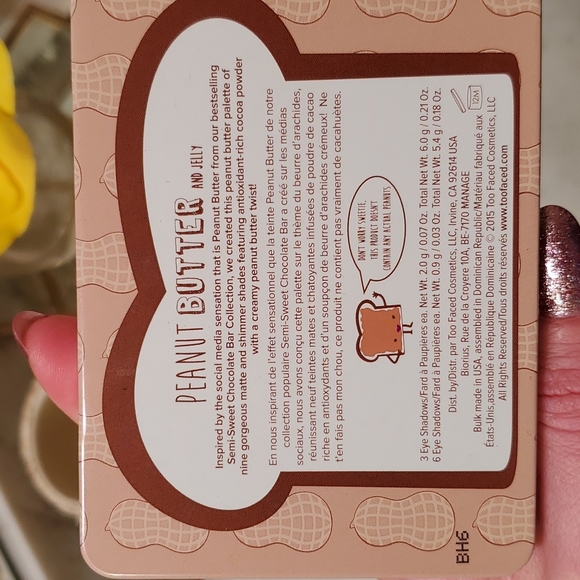 Too Faced Peanut Butter and Jelly eyeshadow palette - Picture 4 of 4